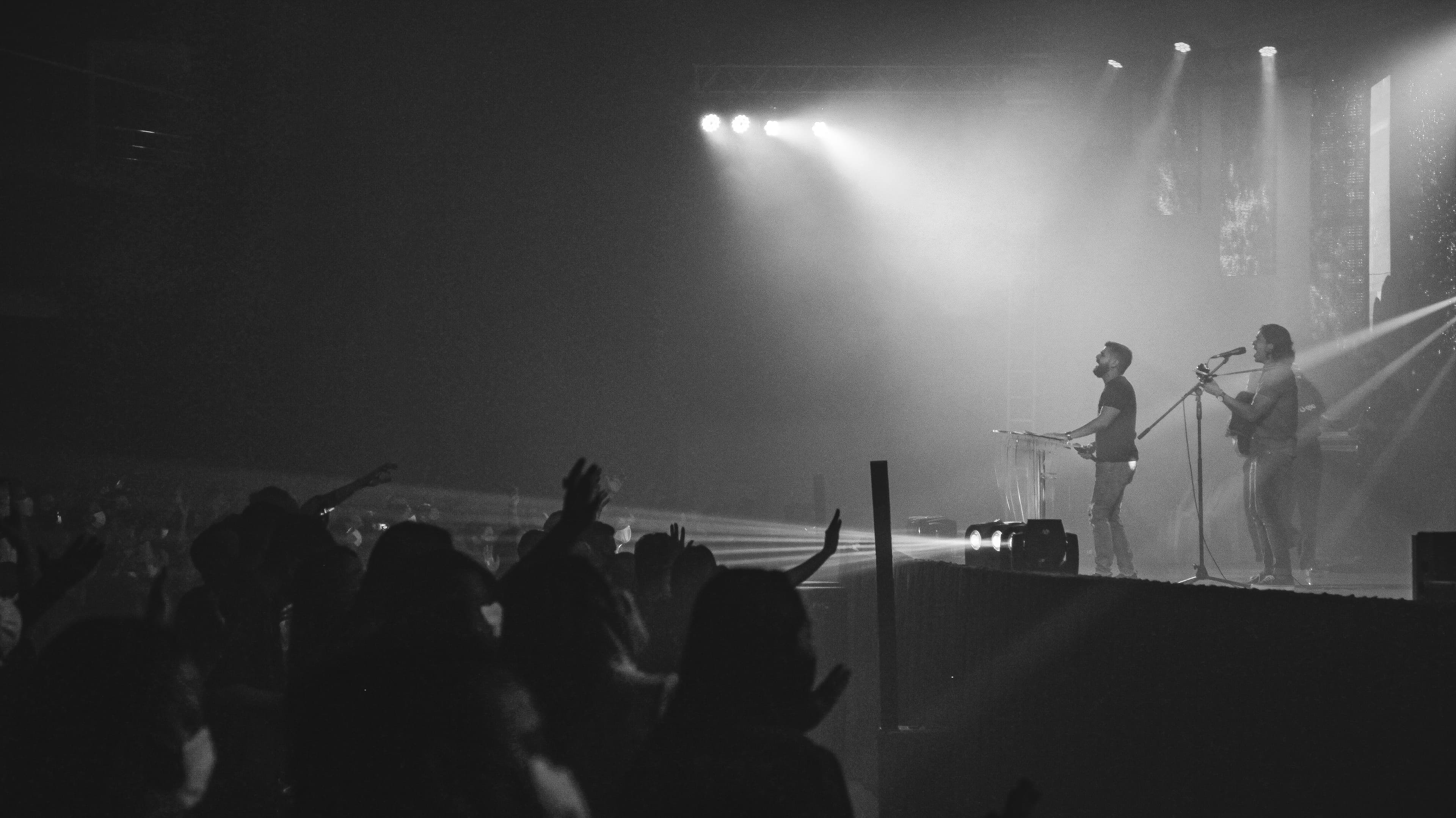 Fundo com a logo da Conferência